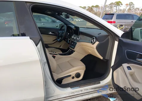 2017 Mercedes-Benz Cla 250 z USA, uszkodzony, nr VIN WDDSJ4EB7HN400830